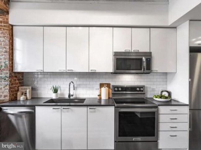 Photo - 515 N Washington St Unit 203