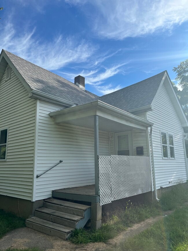 Building Photo - 1278 S Illinois St Rental