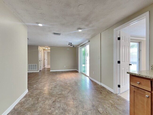 Photo - 3402 Eisenhower Dr