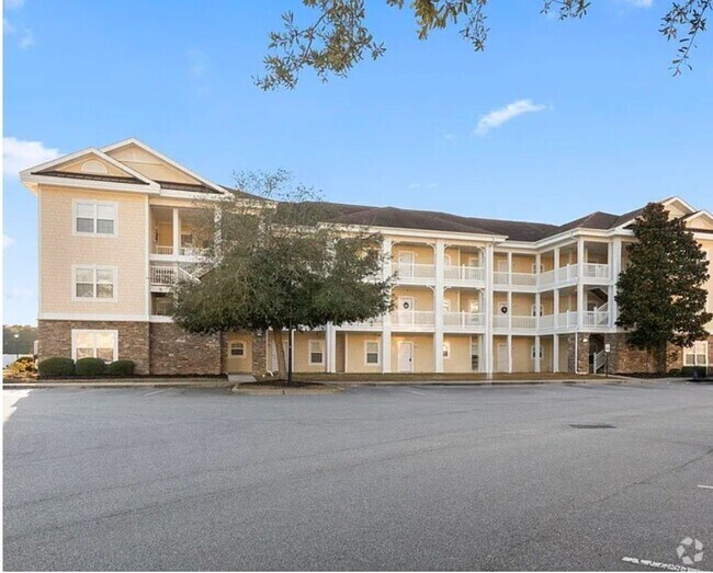 Building Photo - Sun Colony Unit 302 Rental