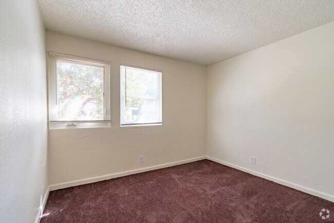 4HAB, 1,5BA - 911SF - Jasmine Garden Apartments