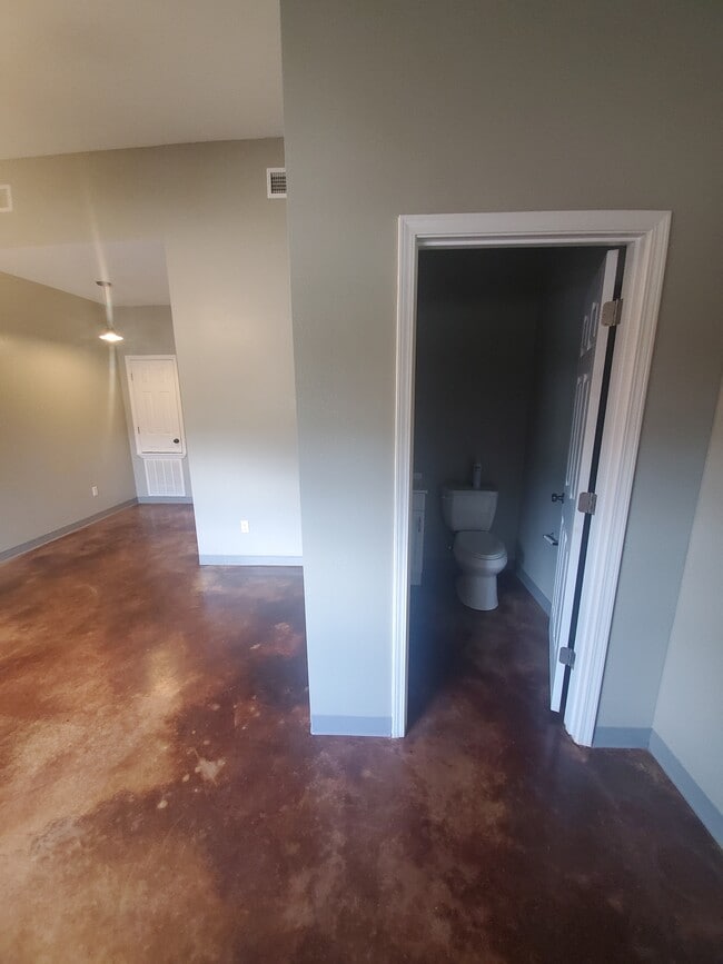 1/2 bath - 1615 Aldersgate Rd Unit C