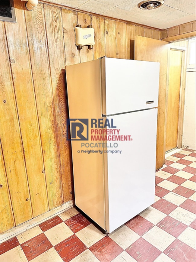 Photo - 651-655 W Lander Unit 252 N Grant Ave