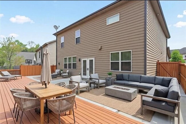 Photo - 1220 Wesleyan Pl