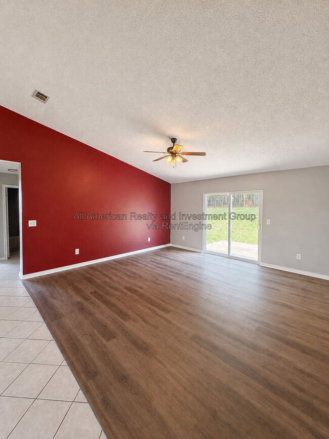 Photo - 216 Lustan Dr