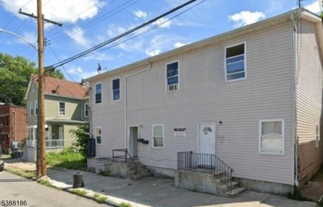 Building Photo - 286 Governor St Unit 2