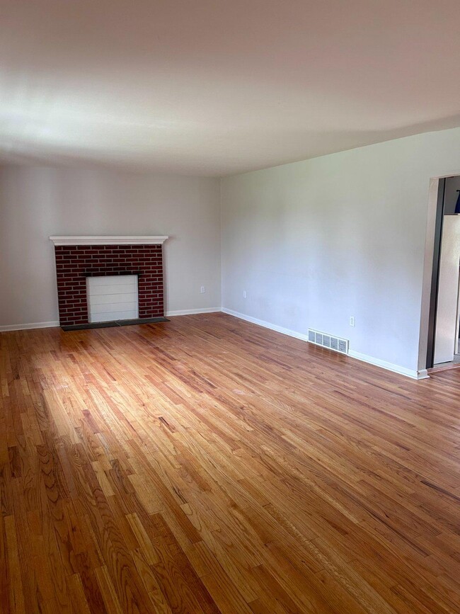 Photo - 2572 Forge Rd
