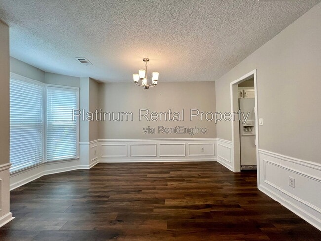 Photo - 2813 Priestcliff Dr SE