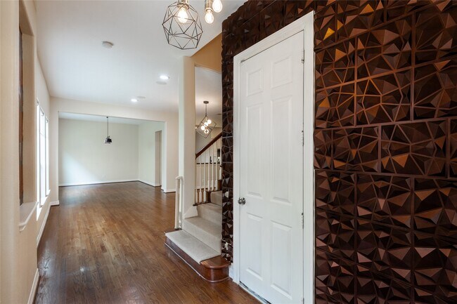 Photo - 2923 Royal Oaks Crest