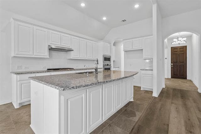 Photo - 260 Godstone Ln