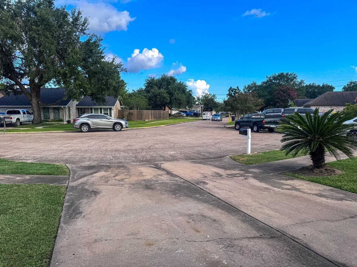 Photo - 14418 Moorfield Dr