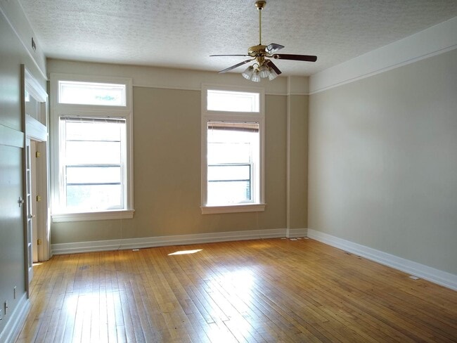 112.5 W 6th St