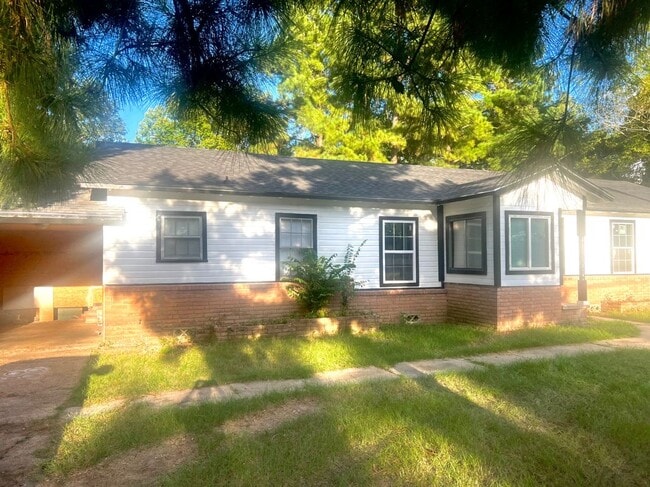 Building Photo - 1516 Norwood Dr Rental