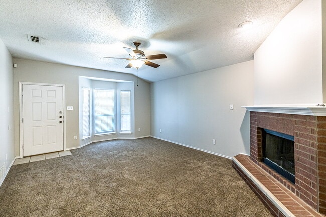 Photo - Half off First Full Month's rent ! /Quick Commute To Tech and Med Centers/ South Plains Electric ...