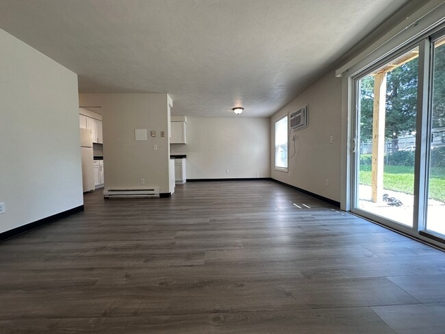 Building Photo - Imperial Heights -2263 Unit 7