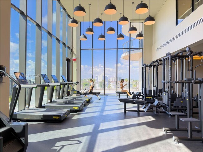 Photo - 580 72nd St Unidad 1006