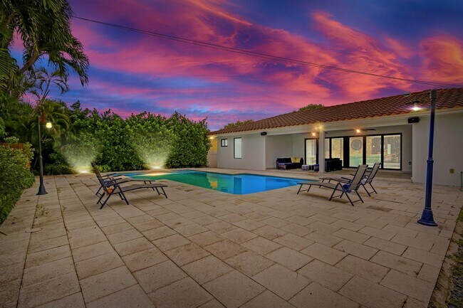 Photo - 555 SW 27th Rd