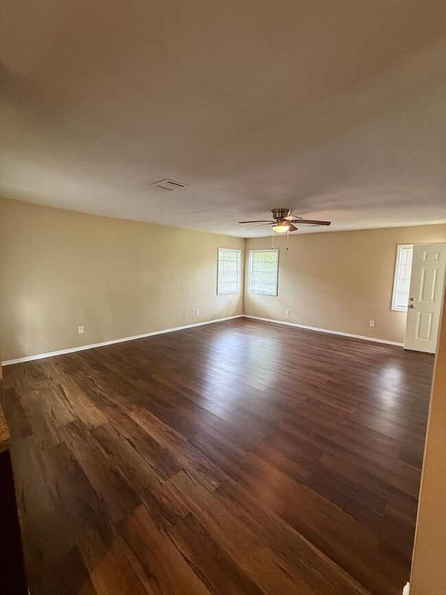 Photo - 640 E Bolivar St