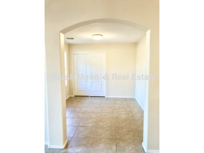 Photo - Very nice 3 bedroom home with a den in Pow...