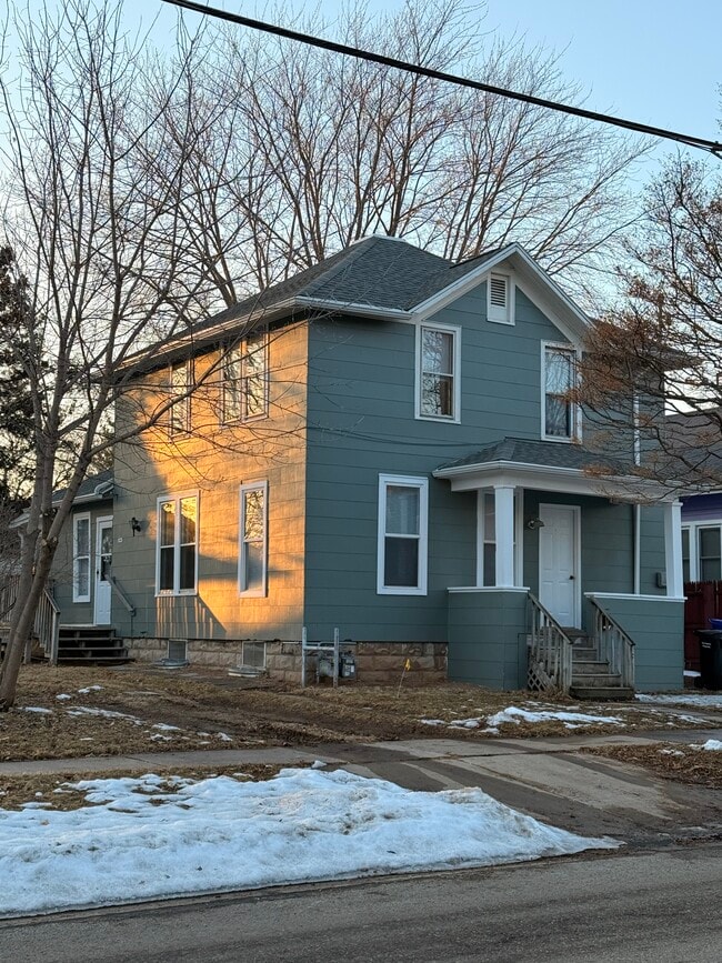 Photo - 1005 N State St Unit Lower