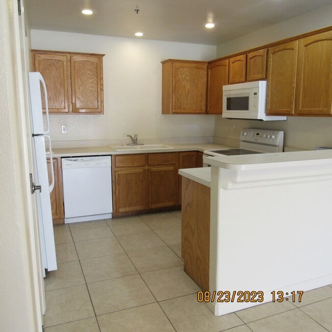 Photo - 646 Roamer Ln