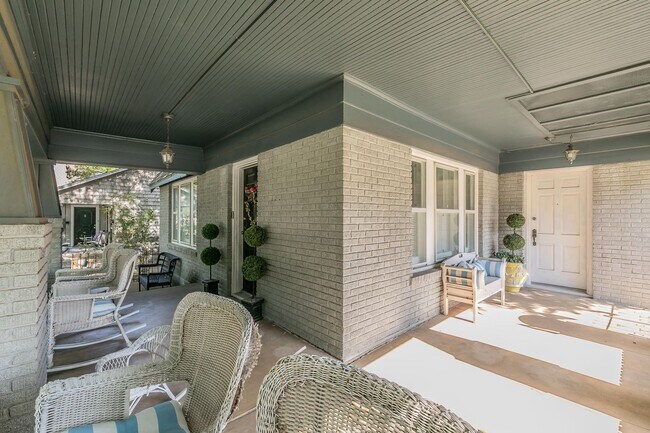 Photo - Charming Bungalow - Arlington Heights