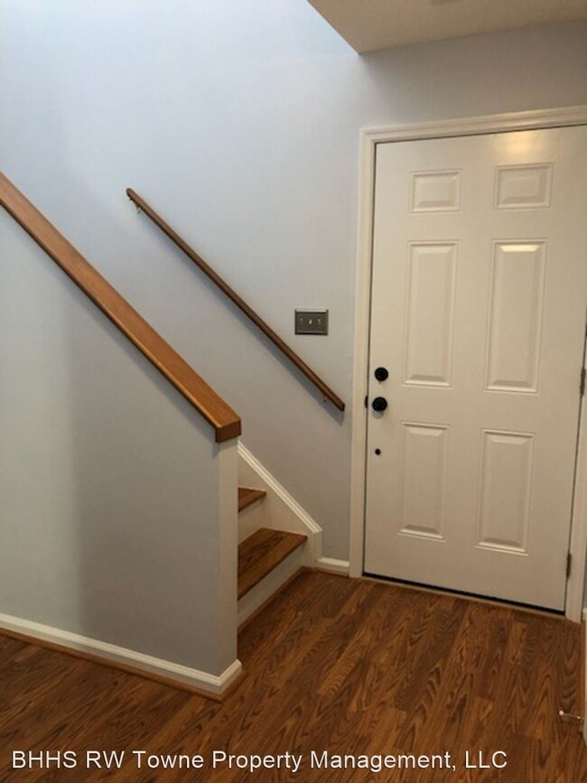 Photo - 2 br, 2.5 bath House - 5341 Aden Court