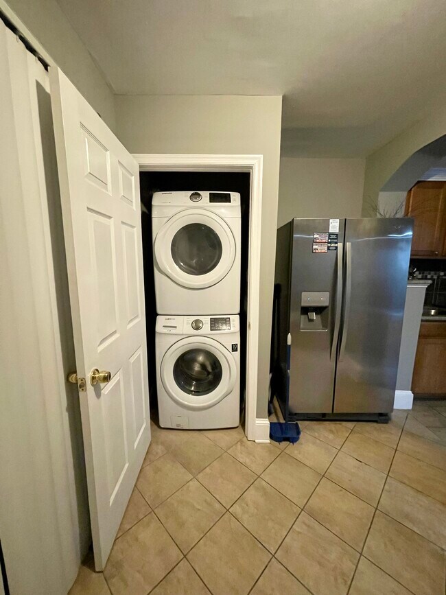 Photo - 1402 Trinidad Ave NE