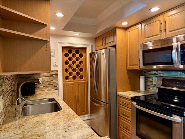 Building Photo - 111 Briny Ave Unit 21-07