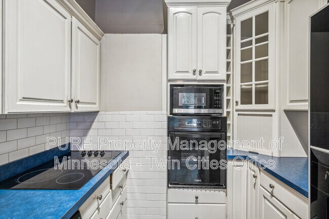 Photo - 1123 Kenwood Pkwy