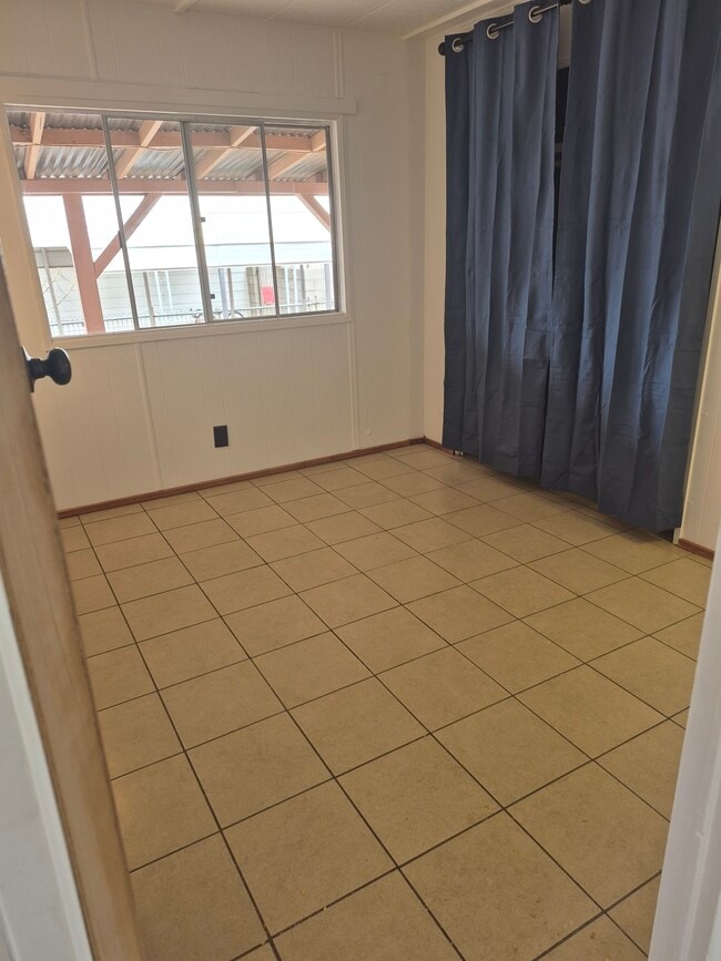 Photo - 211 N 1st St