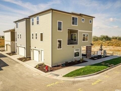 Photo - Beautiful home within walking of Station Park with HOA swimming pool.