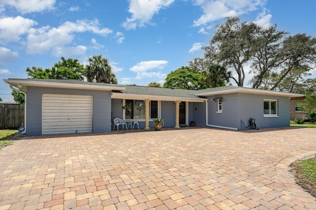Photo - 305 Sharon Dr
