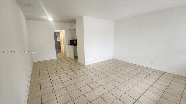 Photo - 280 SW 11th Ave Unit 5