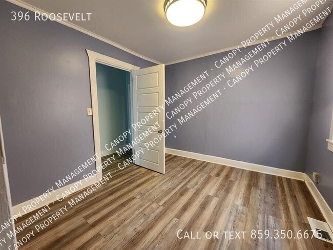 396 Roosevelt Blvd
