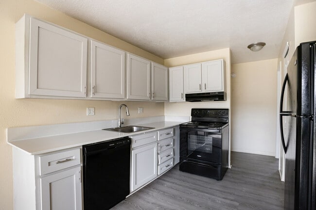 Straight Creek Apartments