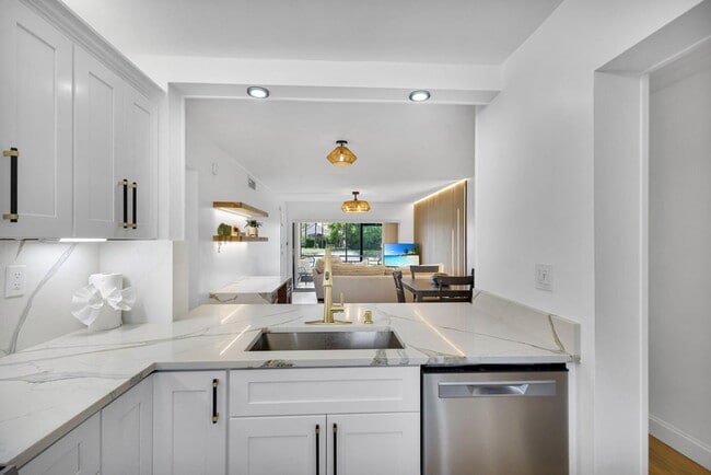 Photo - 12911 Briarlake Dr Unit 103