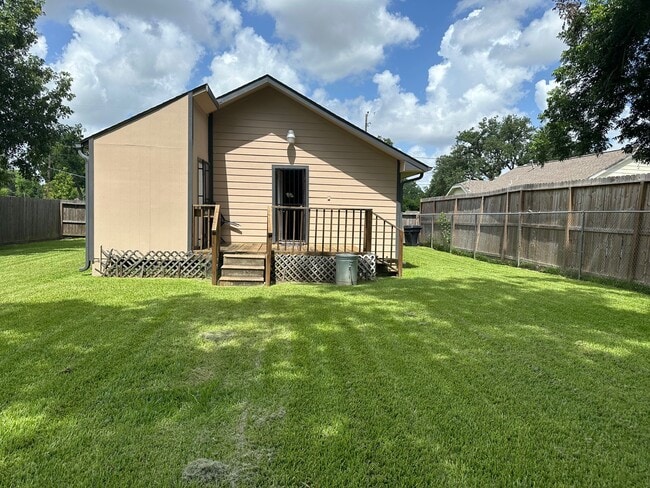 Building Photo - 3914 Kashmere St