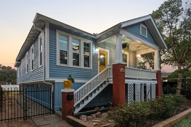Photo - 3610 Avenue P 1/2