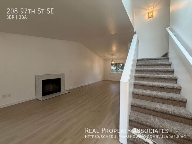 Photo - 208 97th St SE