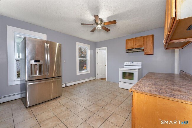 Photo - 146 Charles St