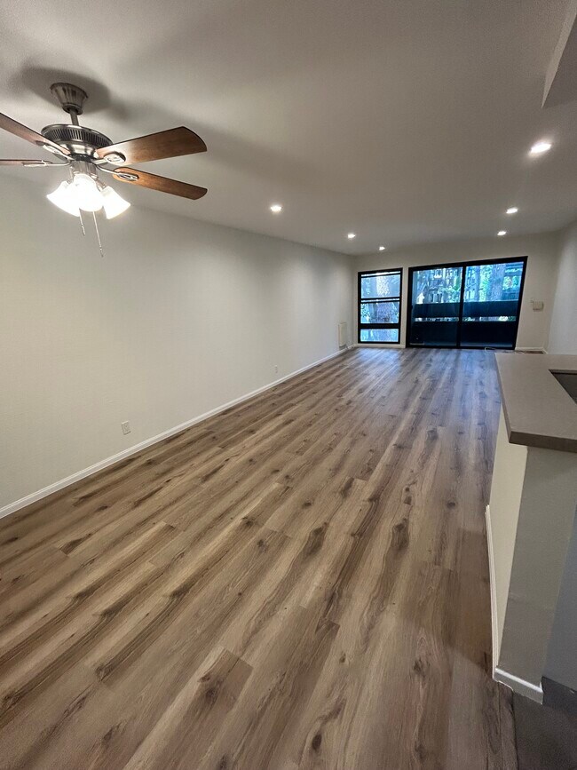 Photo - 8650 Gulana Ave Unidad L2168