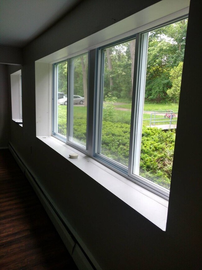 Photo - 138 Woodhill Dr Unit Apartment 10