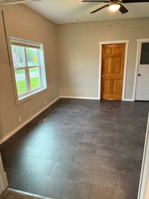 Photo - 203 W Washington St Unit Front