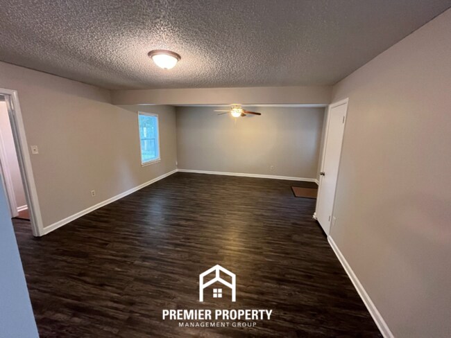 Photo - 3034 Clarendon Rd