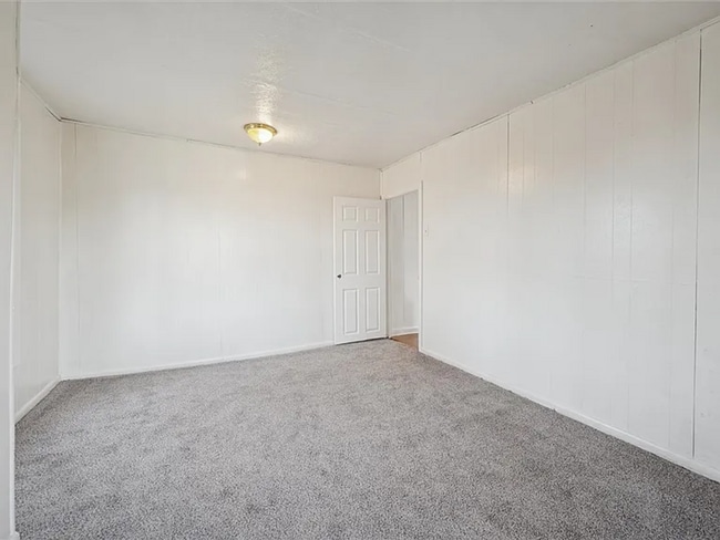 Photo - Charming 2 Bed 1 Bath in Butler!