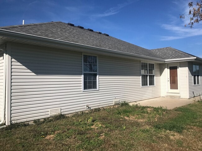 Photo - Updated 3 bedroom 2 bathroom home in Clever