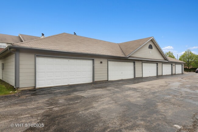 Photo - 37 Kensington Cir Townhome