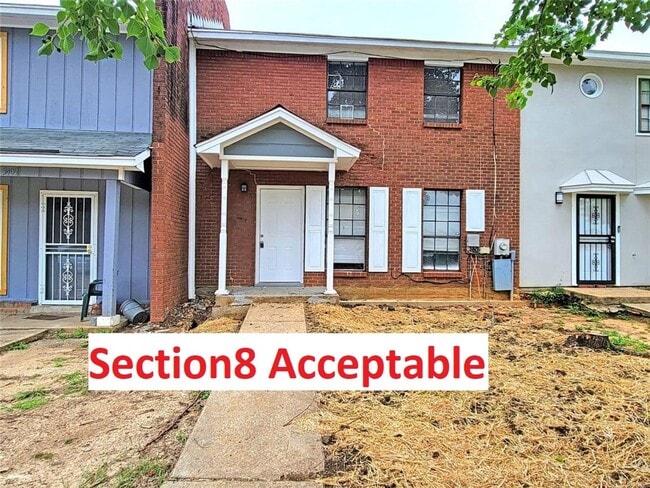 Building Photo - Section8 Accepted