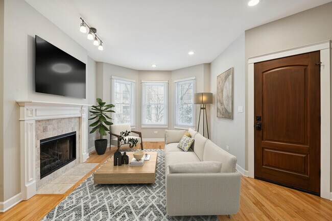 Photo - 2742 N Bosworth Ave